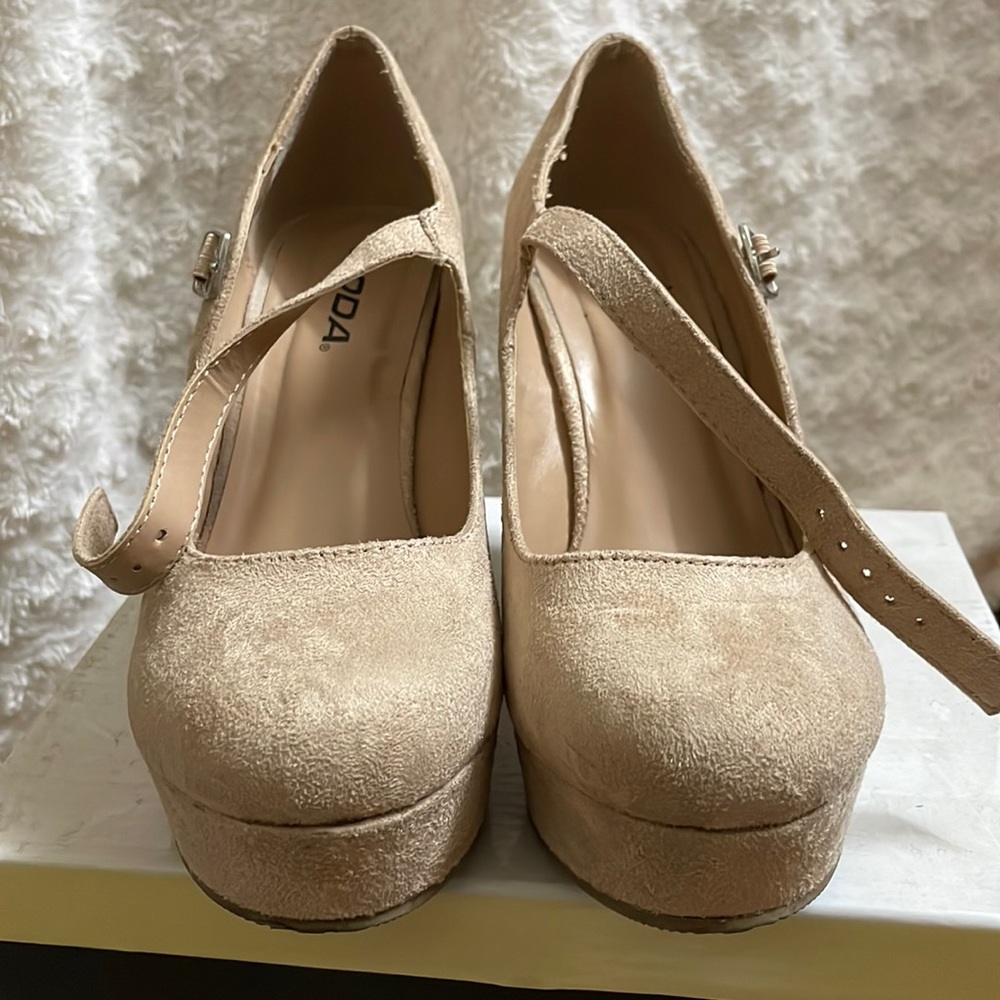 Women tan / cream heels. Wedges. Women size 7 and 7.5